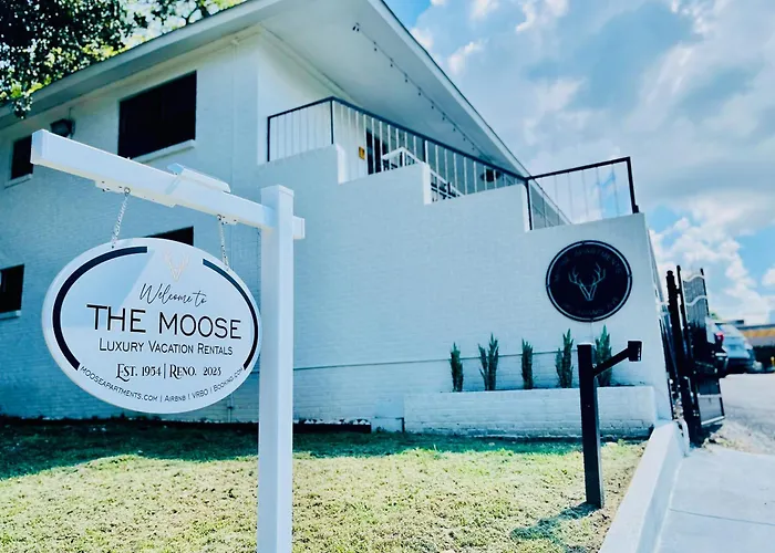 The Moose #3 - Modern Luxe Studio With Free Gated Parking & Wifi
