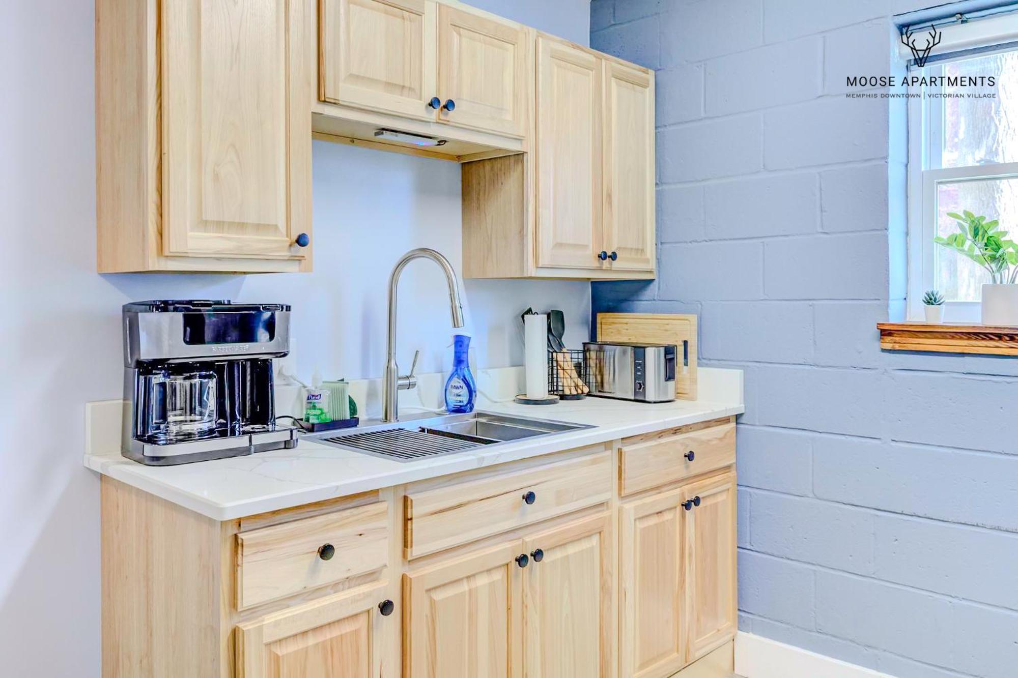 Apartment The Moose #3 - Modern Luxe With Free Gated Parking & Wifi *